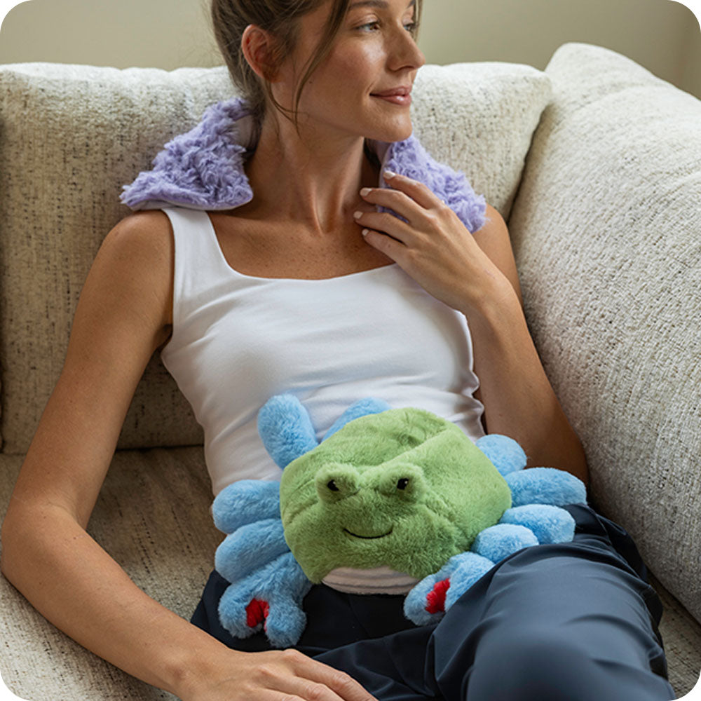 Image 100: blue crab warmies lifestyle